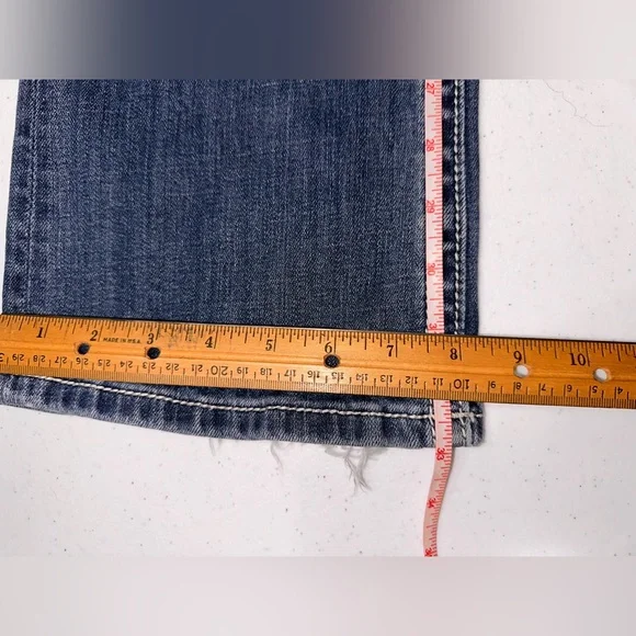 Miss Me Jeans Women's Size 29 Dark blue distressed whiskered regular/boot cut - Picture 7 of 8